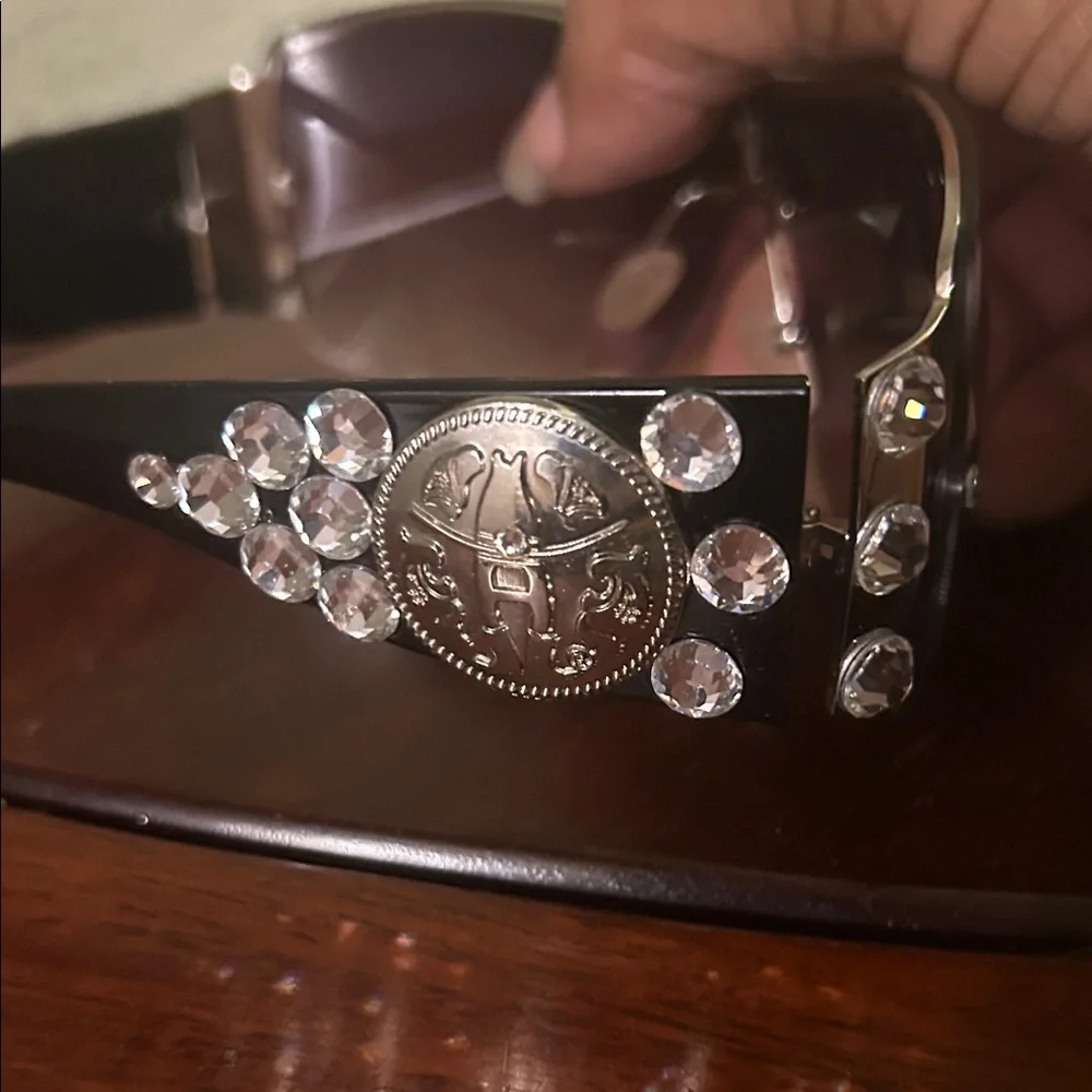 Elusive Cowgirl Stylish Black Sunglasses